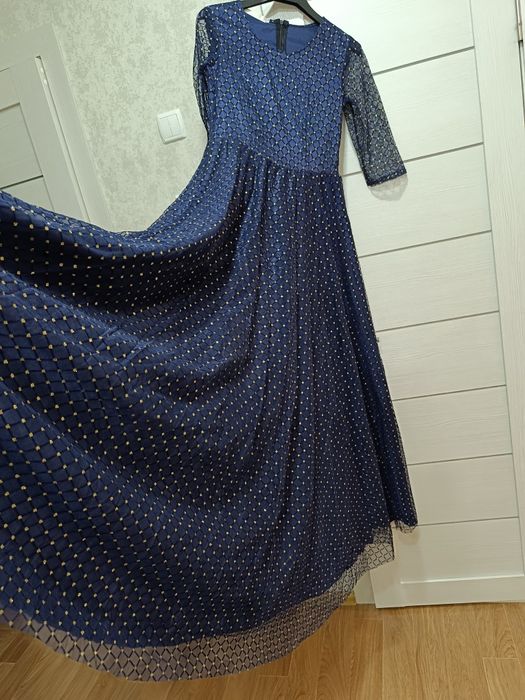 Вечернее женское платье