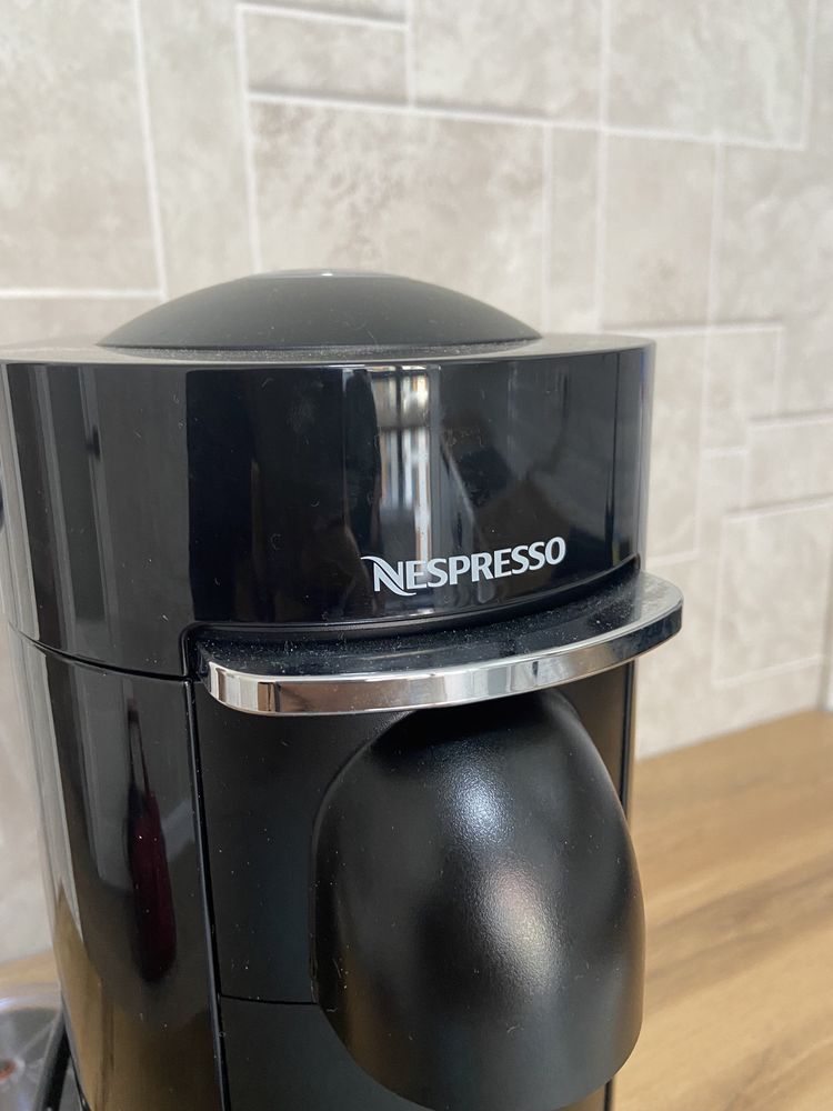 Nespresso DeLongHi кофемашинка