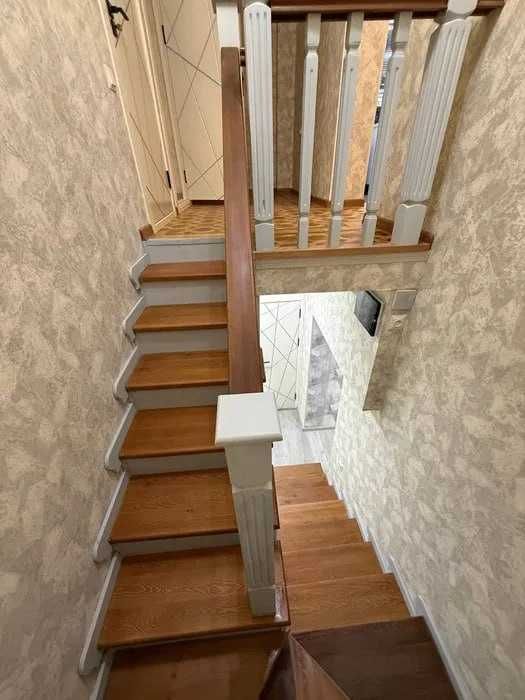 Продаётся Квартира Под Офис 150м2  Яккасарай  Бобур Ор.Аэропорт мост