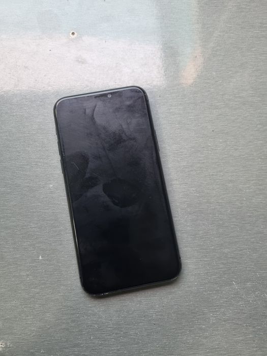 iPhone 11 Pro (Balck) Imei Otgan. iCloud Tozza Yonmebdi. Sotiladi