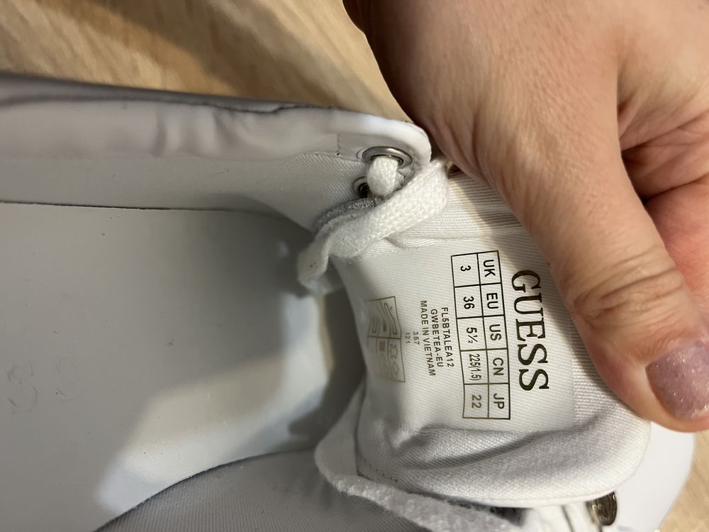 Дамски обувки GUESS