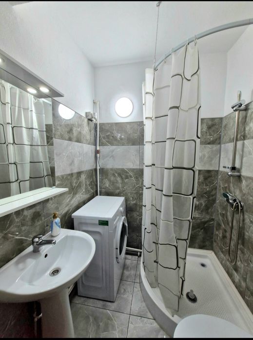 Închiriez  regim hotelier