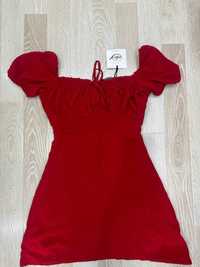 Коктельное платье красного цвета
