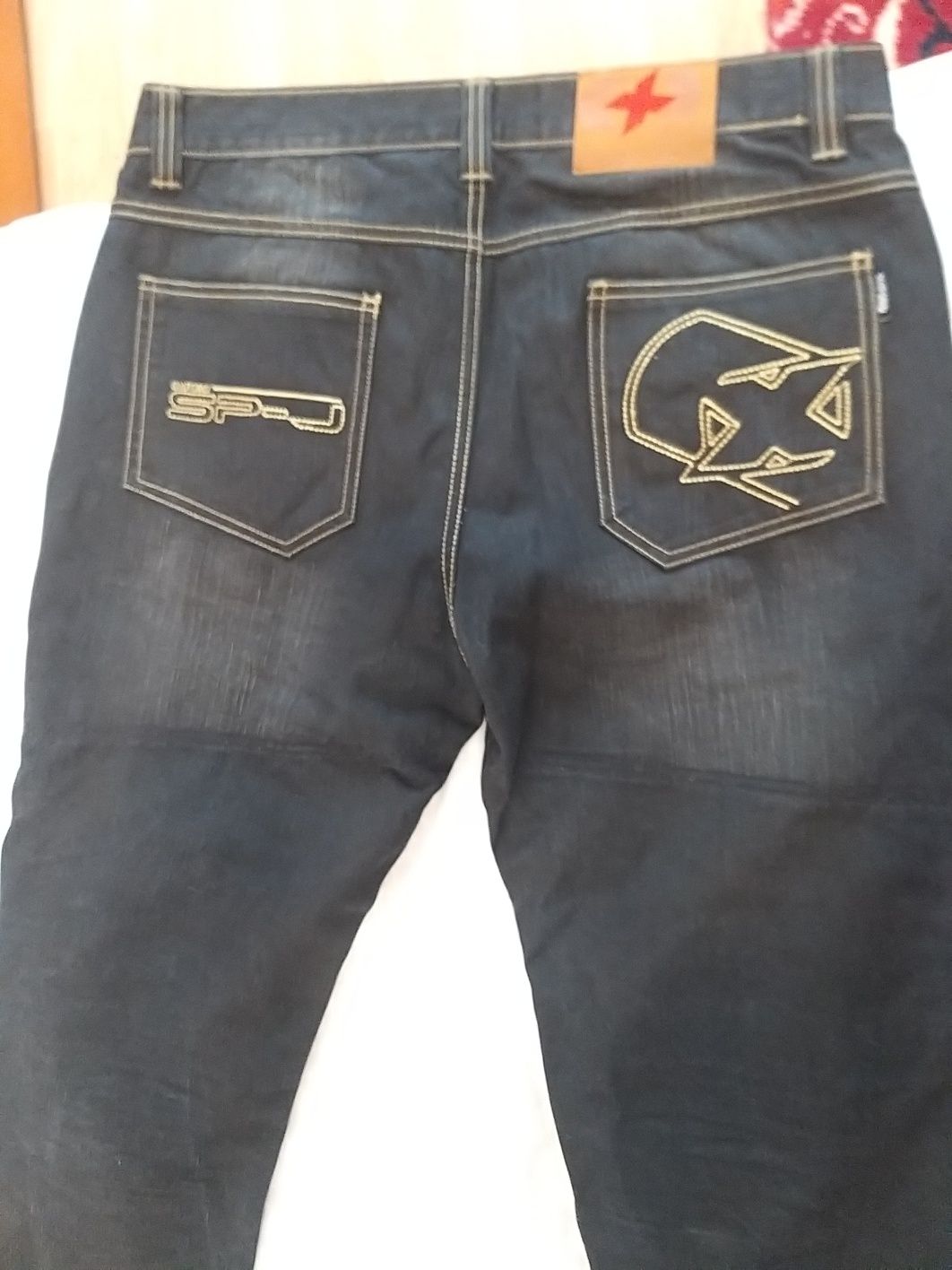 Pantaloni jeans moto cu protecții mărimea 36