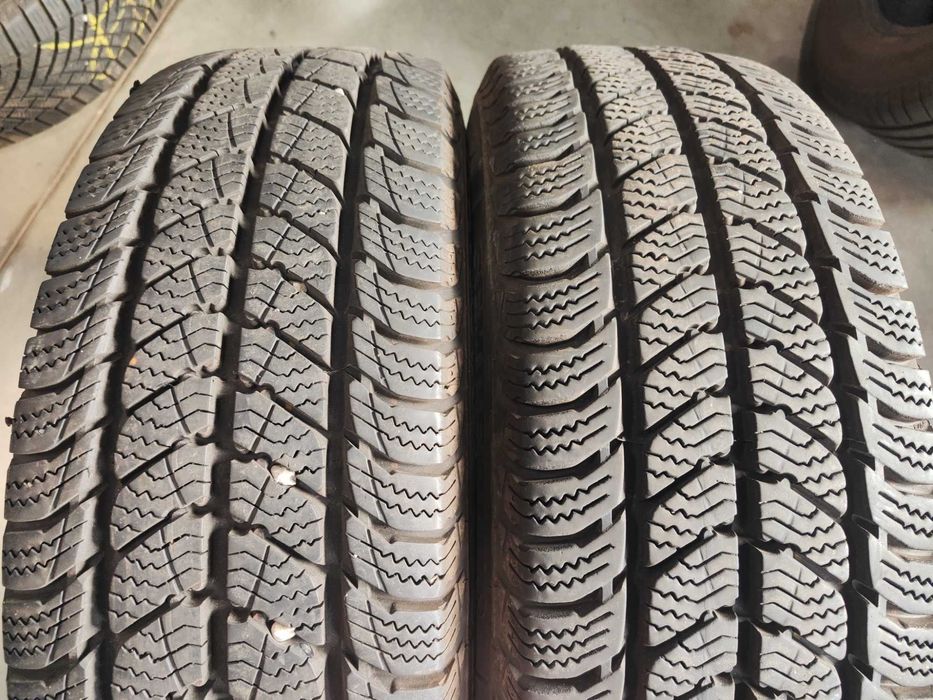 2бр.зимни гуми 205/65/16C Semperit