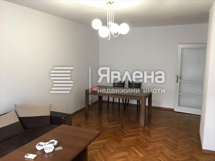Дава се под наем Двустаен апартамент в Бургас, Славейков - 61 кв.м за 350 € - Снимка #1