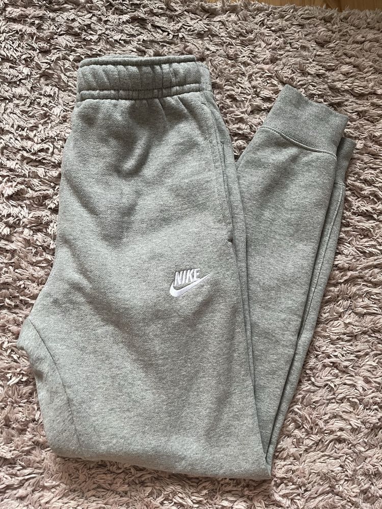 Pantaloni Nike noi