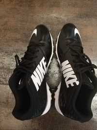 Футболни обувки /бутонки Nike