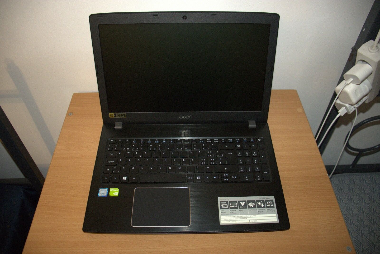 Laptopul, Acer aspire E, E5-576G-885S
Pretul e n