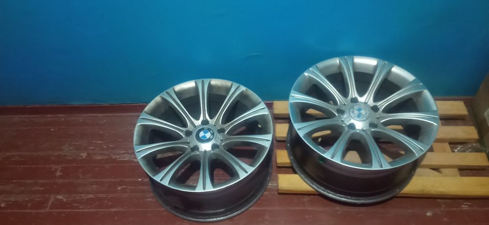 Пара дисков на бмв