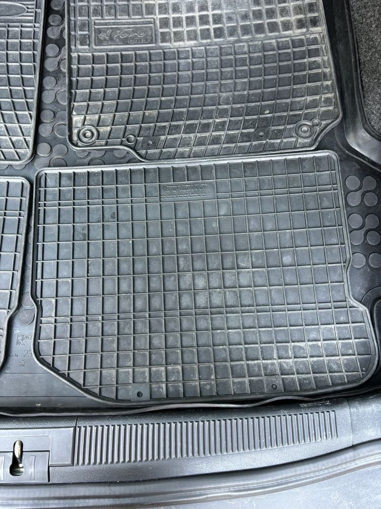 Гумени стелки за Skoda Octavia 1