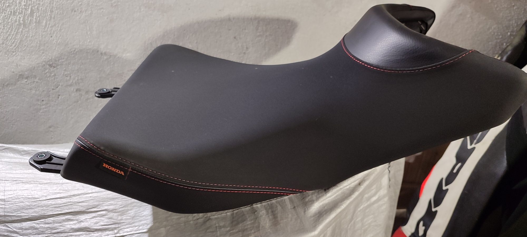 седалка  honda nt 1100