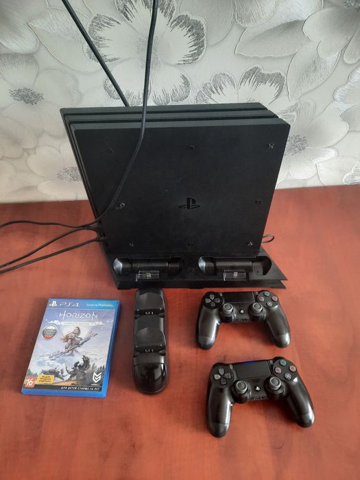 Продаю Play station pro 1 tb