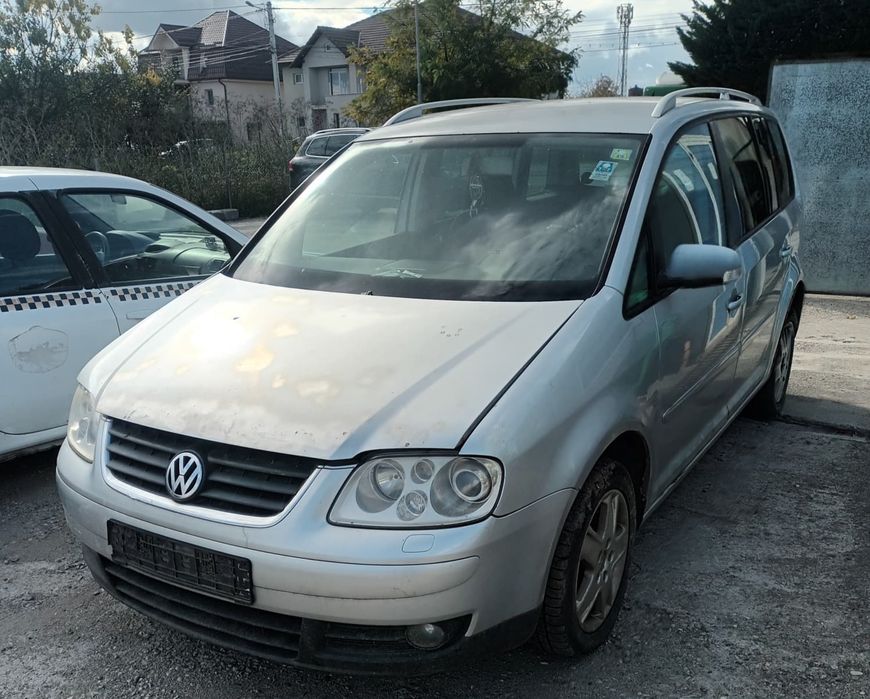 Dezmembrez volkswagen touran 2.0 tdi bkd