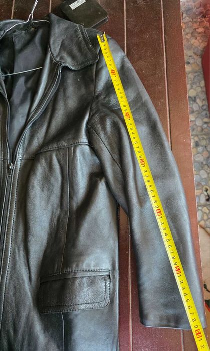 Haina piele dama culoare neagra, stare impecabila