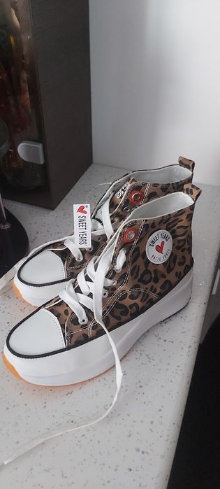 Încălțăminte mare în Italia