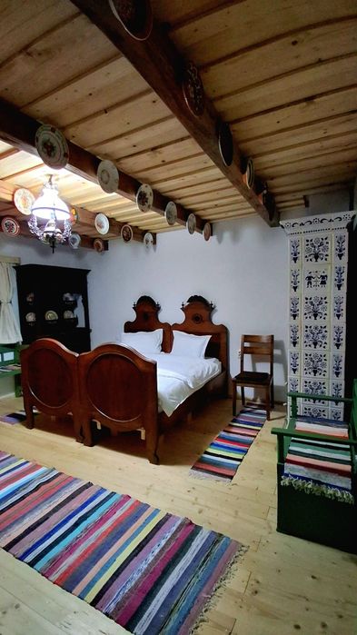 Casa veche traditionala Retezat Disponibila de Craciun si Revelion