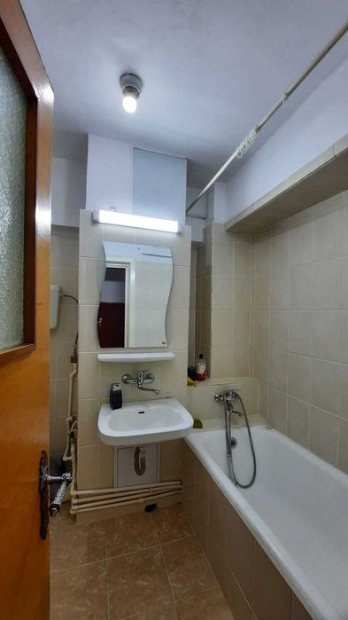 Inchiriez 2 camere apartament Primarie