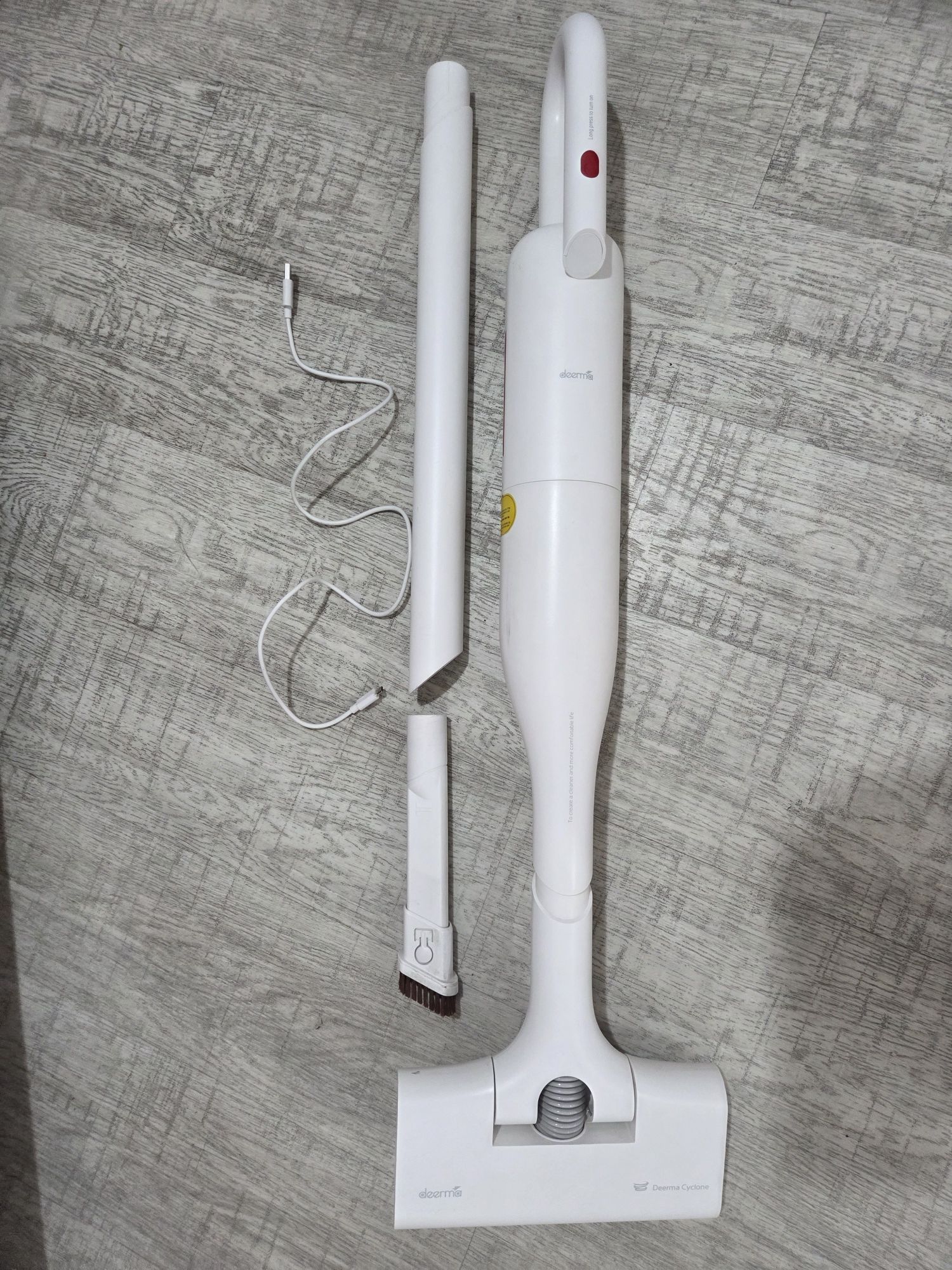 Пылесос Deerma VC01