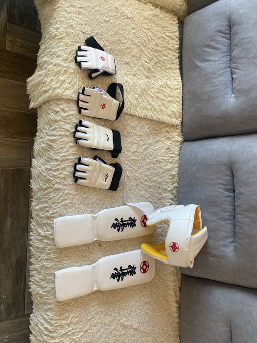 Продам экипертвку для каратэ