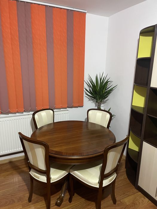 Masa cu scaune pentru living