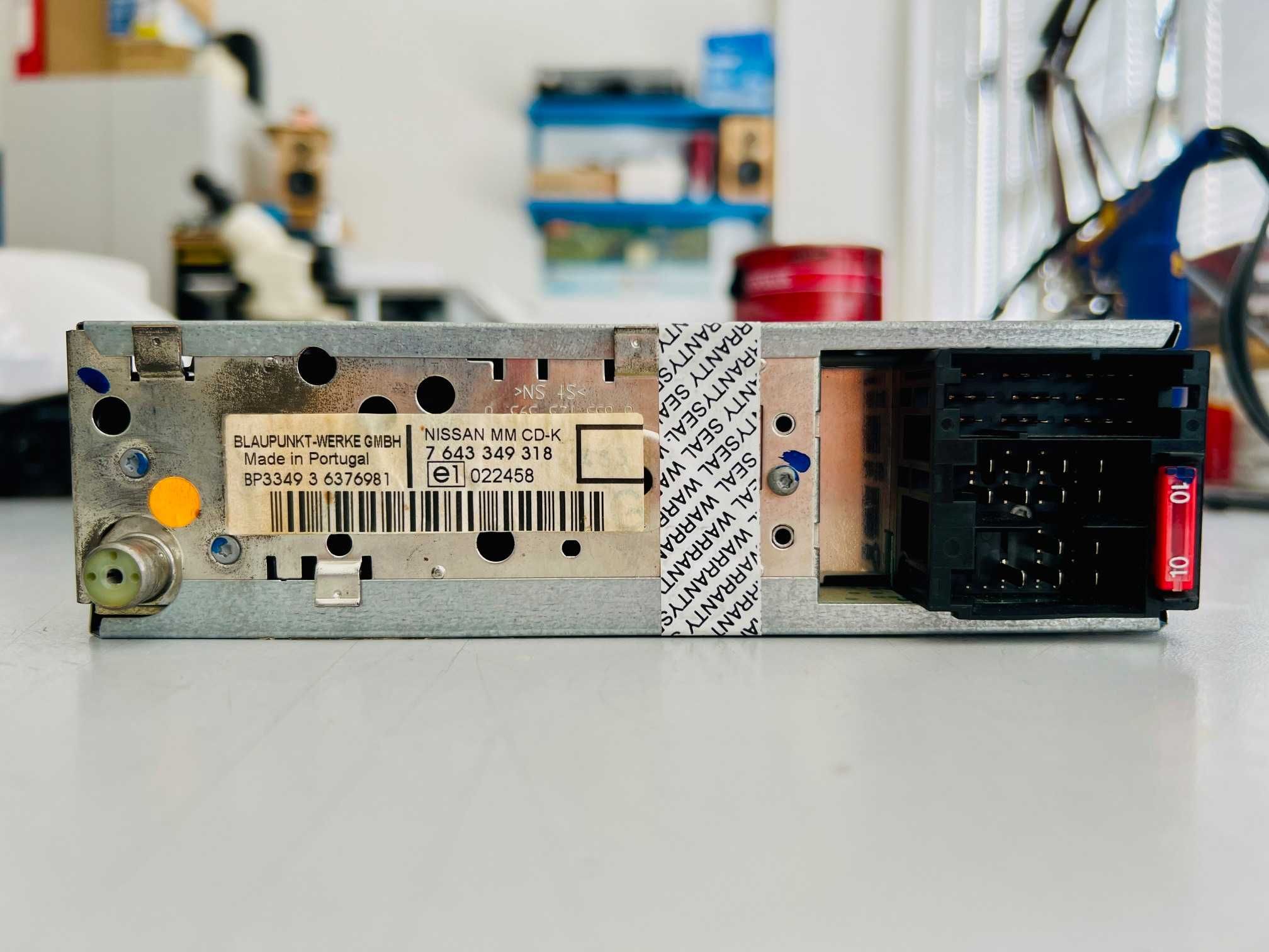 Оригинални автомобилни радио CD навигация