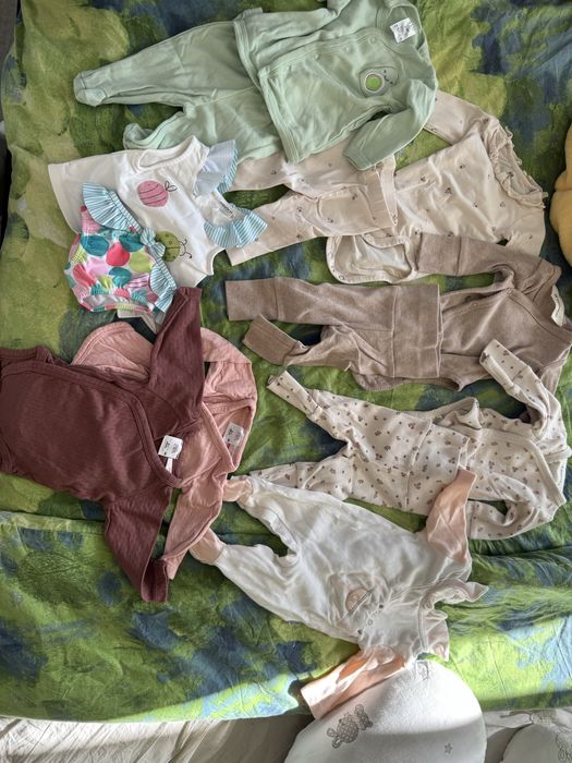 Бебешки дрехи 0-3 има и за близначки mayoral zara next