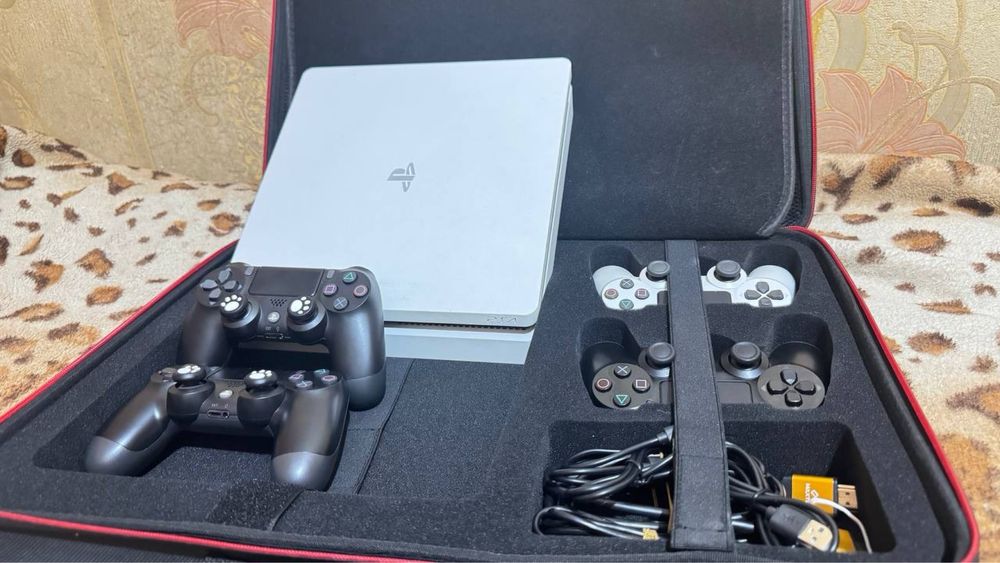 play station 4 slim