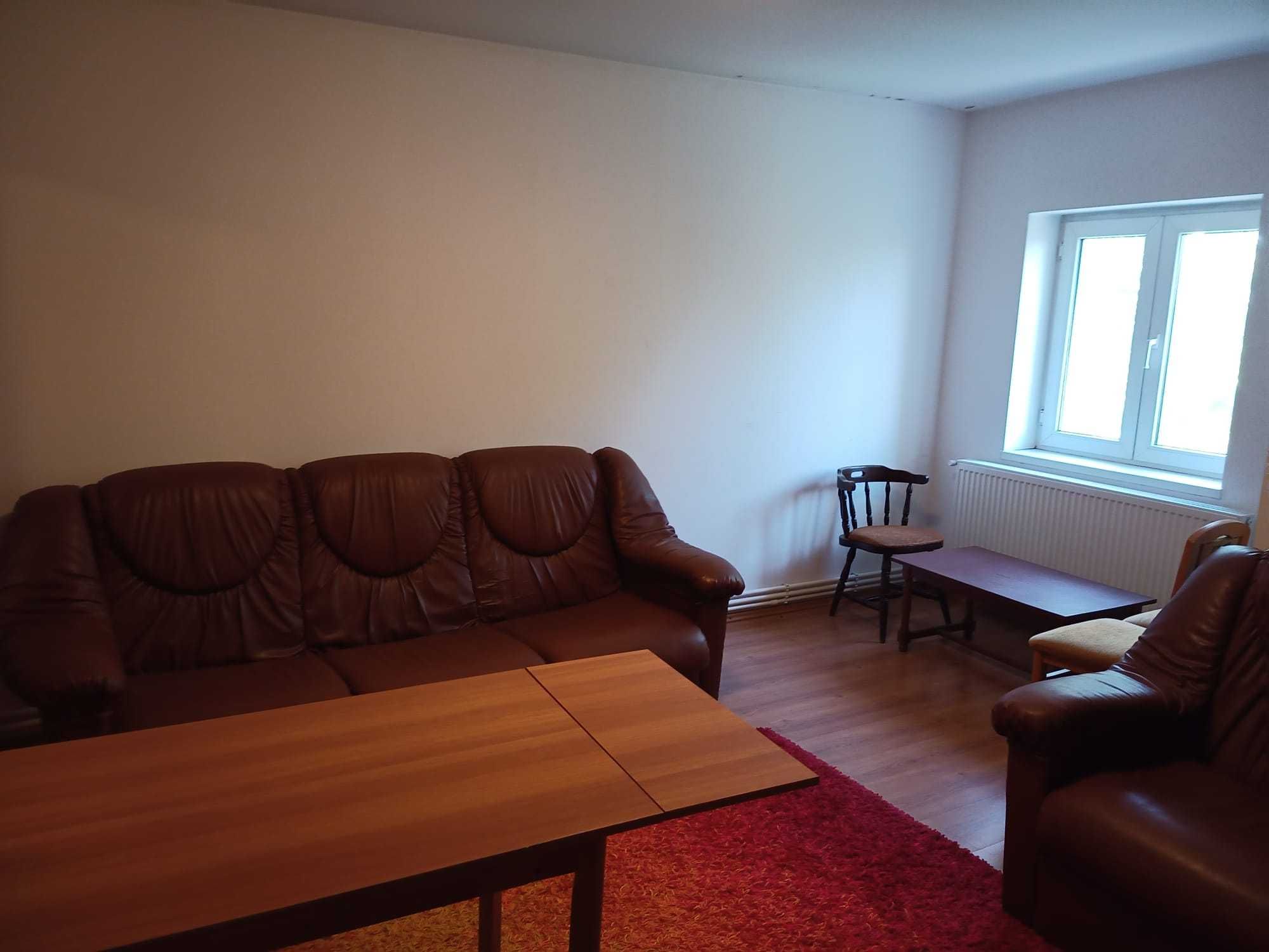 De vanzare apartament de 3 camere pe Bd. Daciei