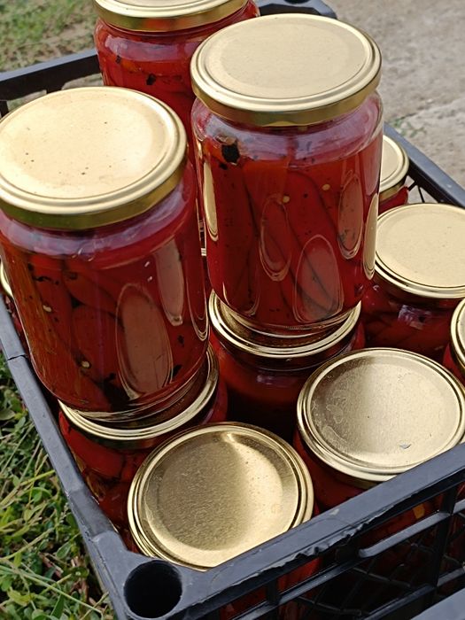 Печени, червени чушки Само със сол