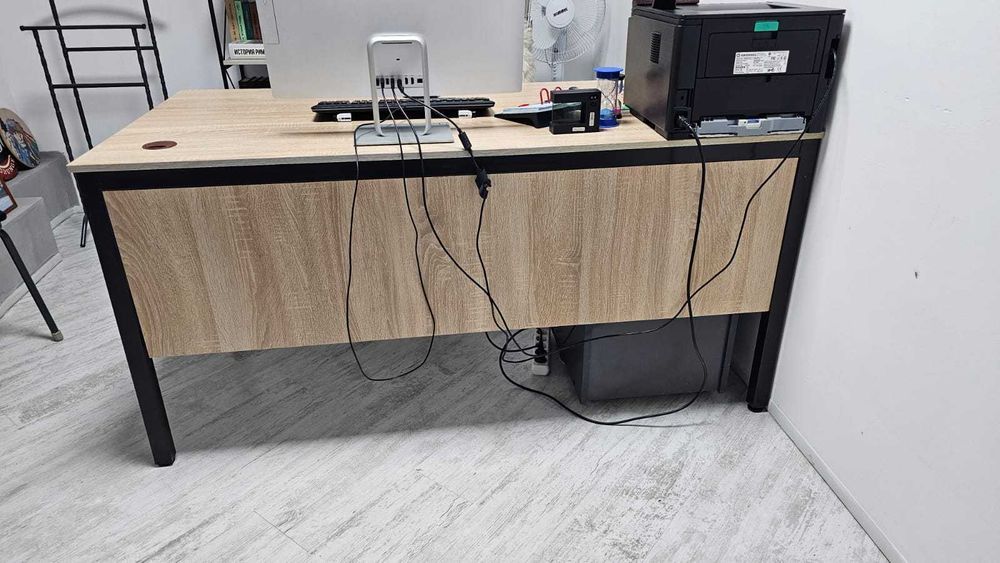 Продается большой и удобный письменный стол