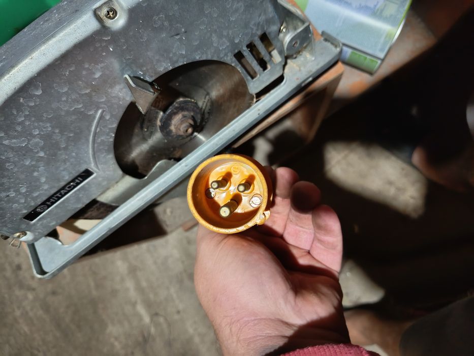Vând fierăstrău circular electric funcțional