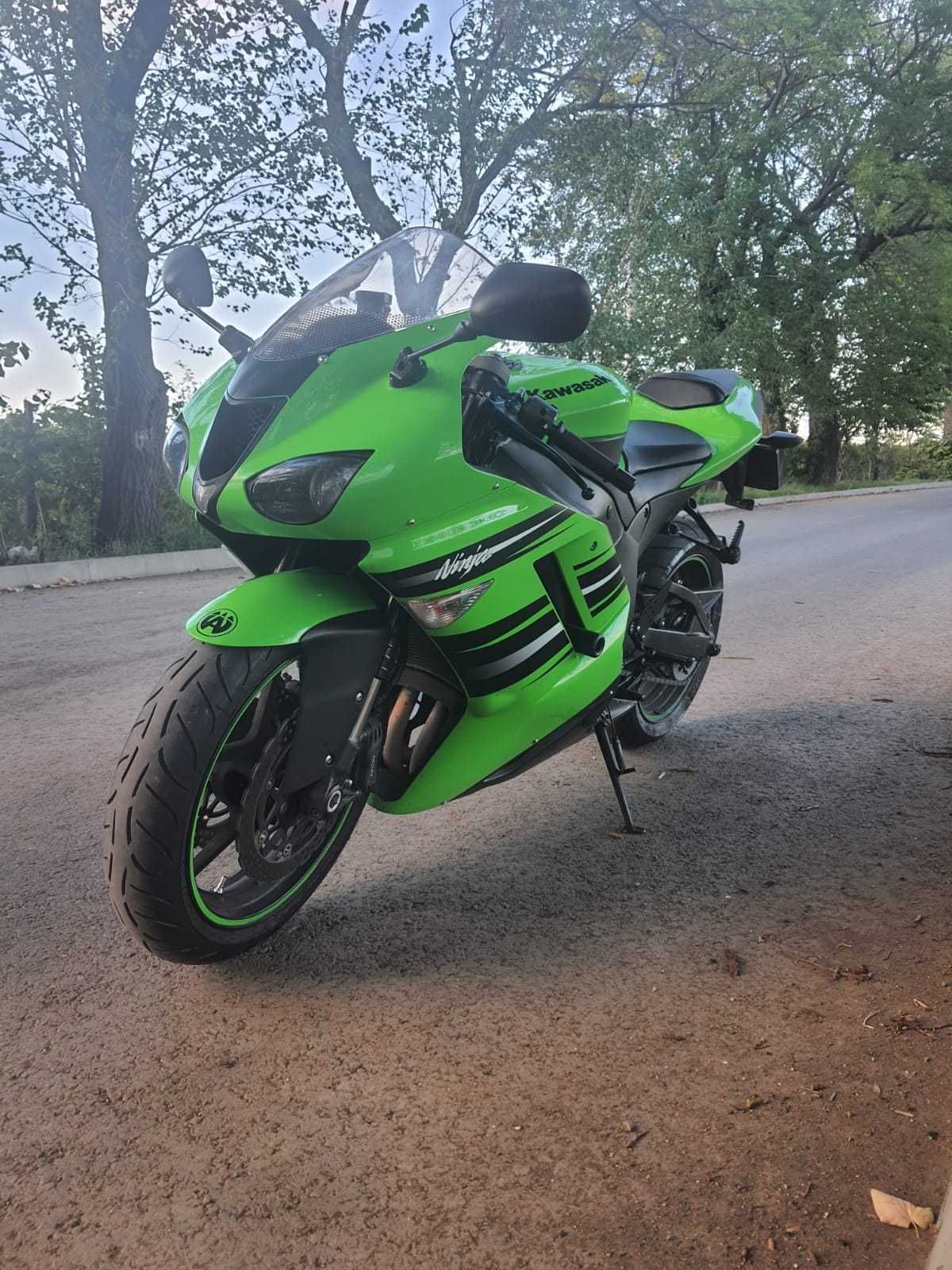 Kawasaki ZX6R / ZX-6R - 2008