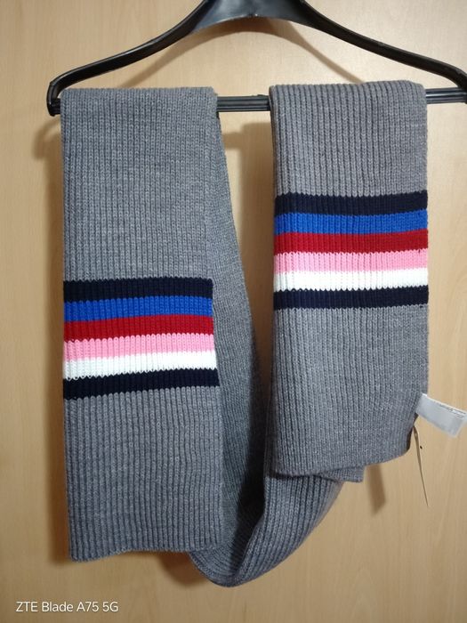 Дамски плетен шал на Esprit