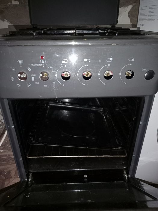 Продам газовую плиту