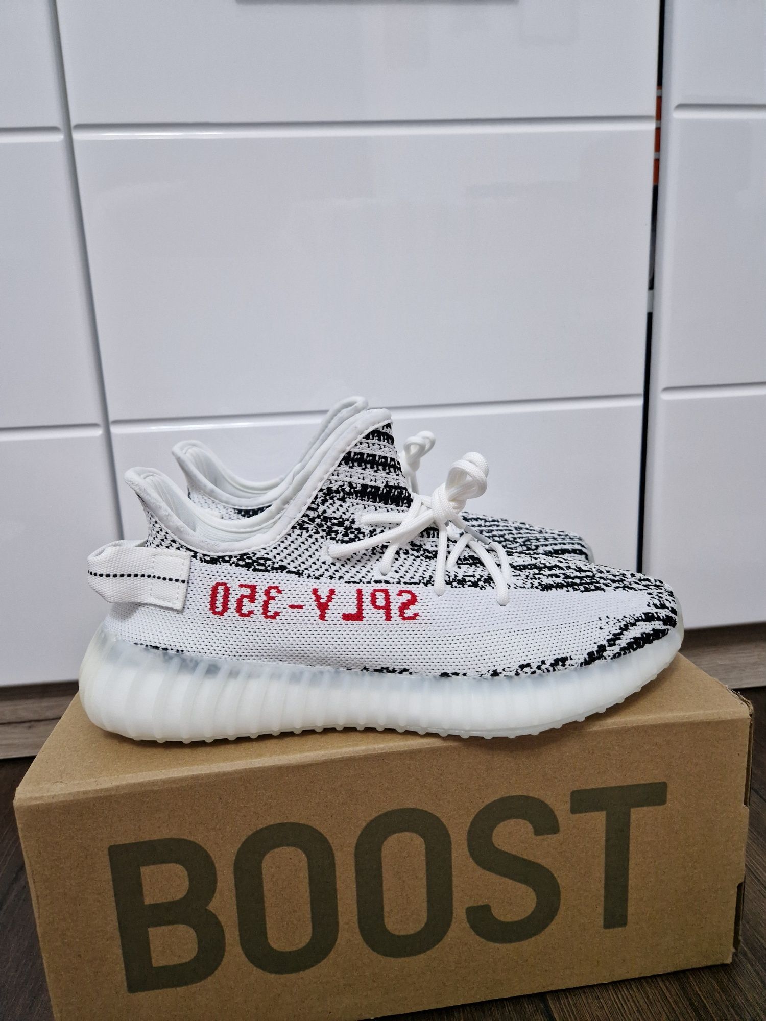 Yeezy Boost 350 V2