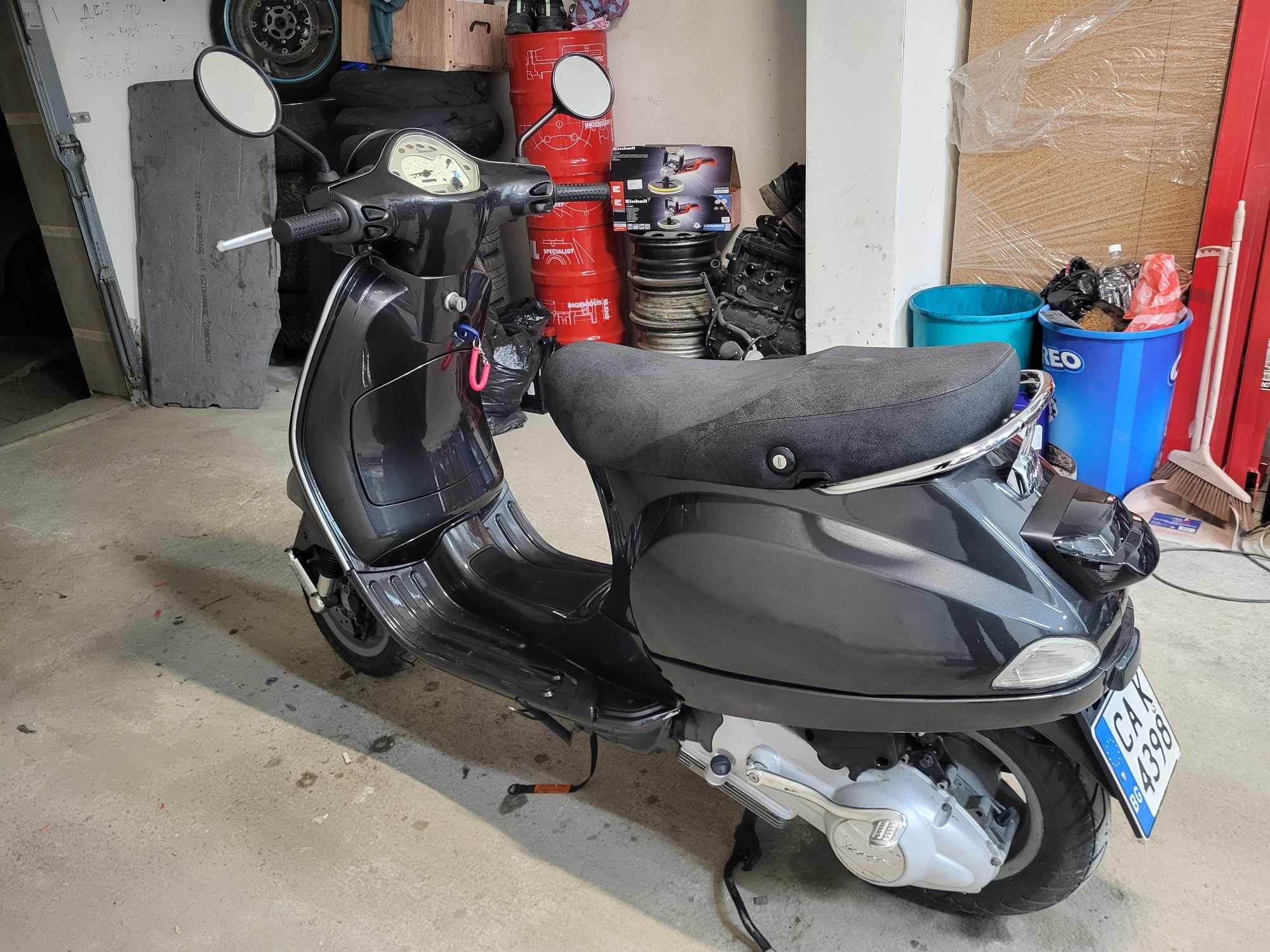 Vespa lx150 скутер