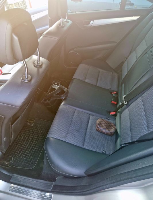 Vând Mercedes  - Benz c220! 4800 negociabil