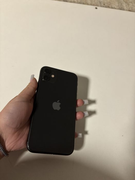 iPhone 11 64 gb.