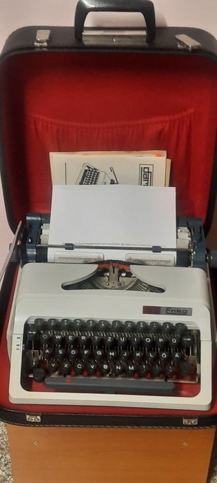 Mașină de scris Erika Daro impecabilă