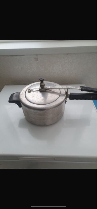 Срочно кастрюлю скороварку