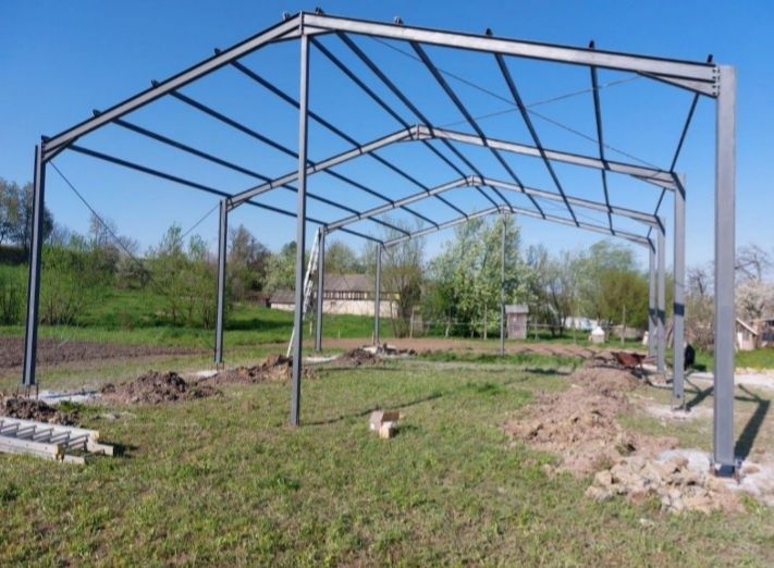 Hală metalică 8* 15 * 4 din profil e pe stâlpii de 160 fermele tot de