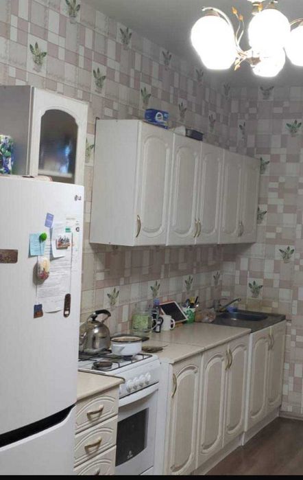 Продам двухкомнатную на Алтын Армане