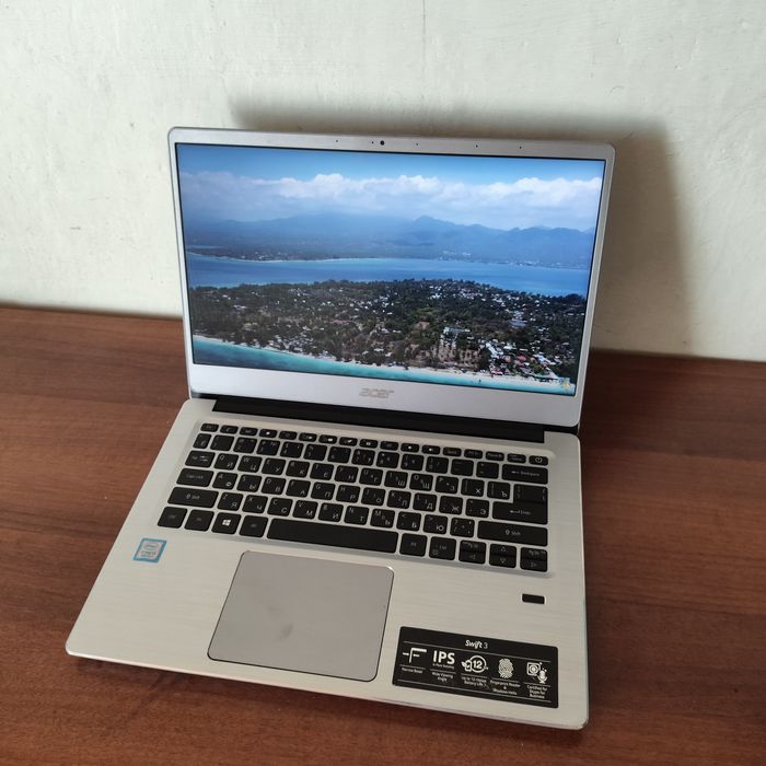 Ноутбук Acer Switch 3, Intel core i3