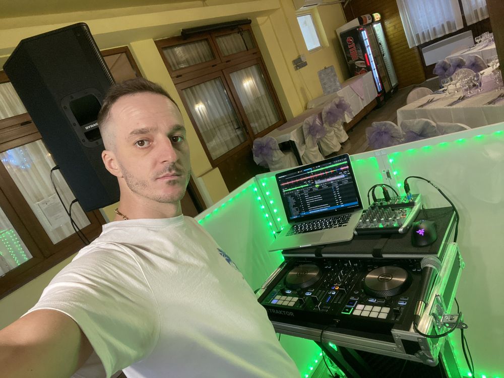 Dj Evenimente Majorat Cununie Botez Petreceri Private Pool Party