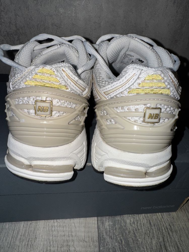 New Balance 1906