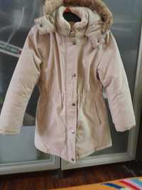 Куртка зимняя для девочки 7-10лет. Светло бежевая.Внутри мех.