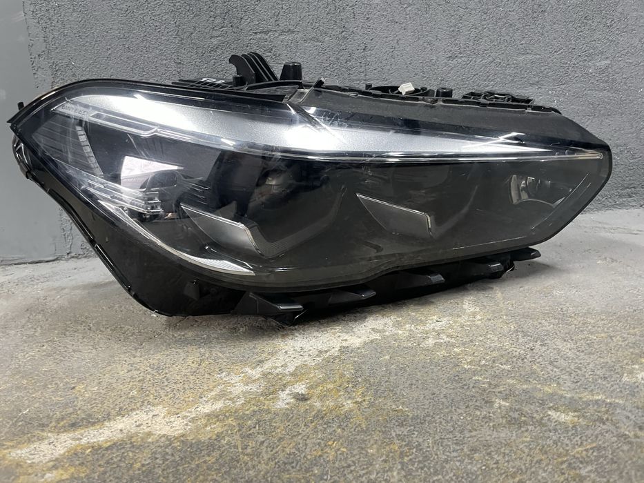 Bmw x5 x6 g05 десен фар