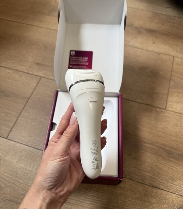 Епилатор Philips 8000 за сухо и мокро епилиране