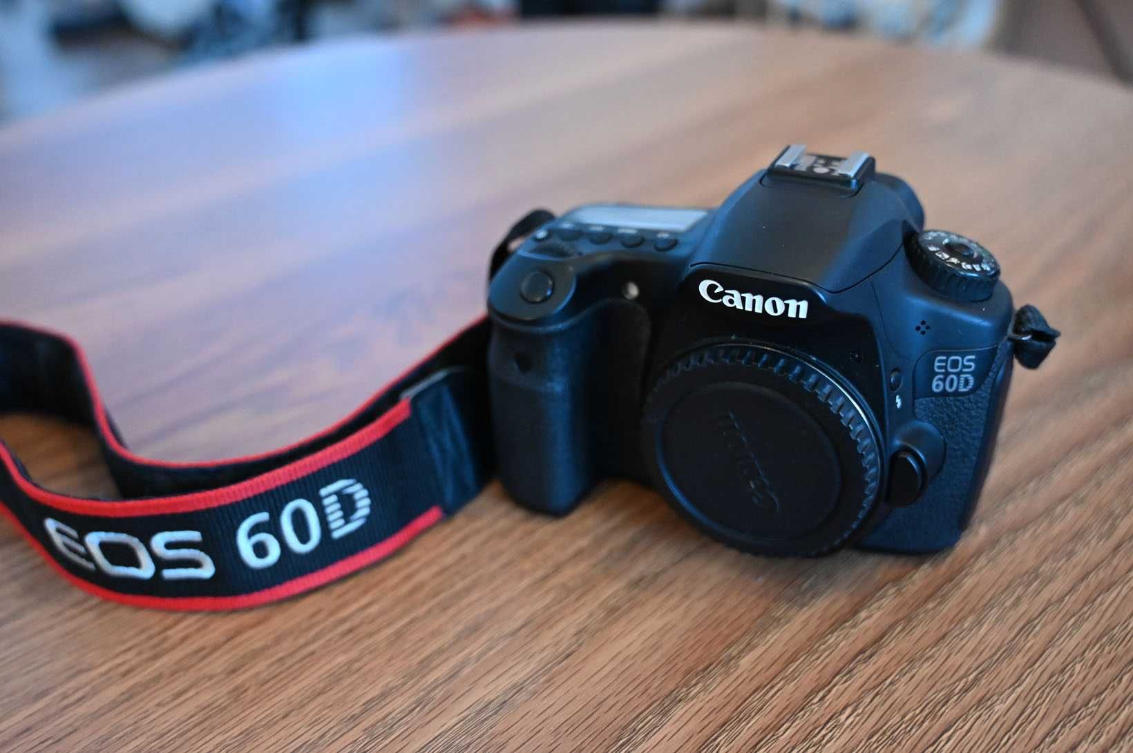 Canon 60D + обективи + светкавица + раница
